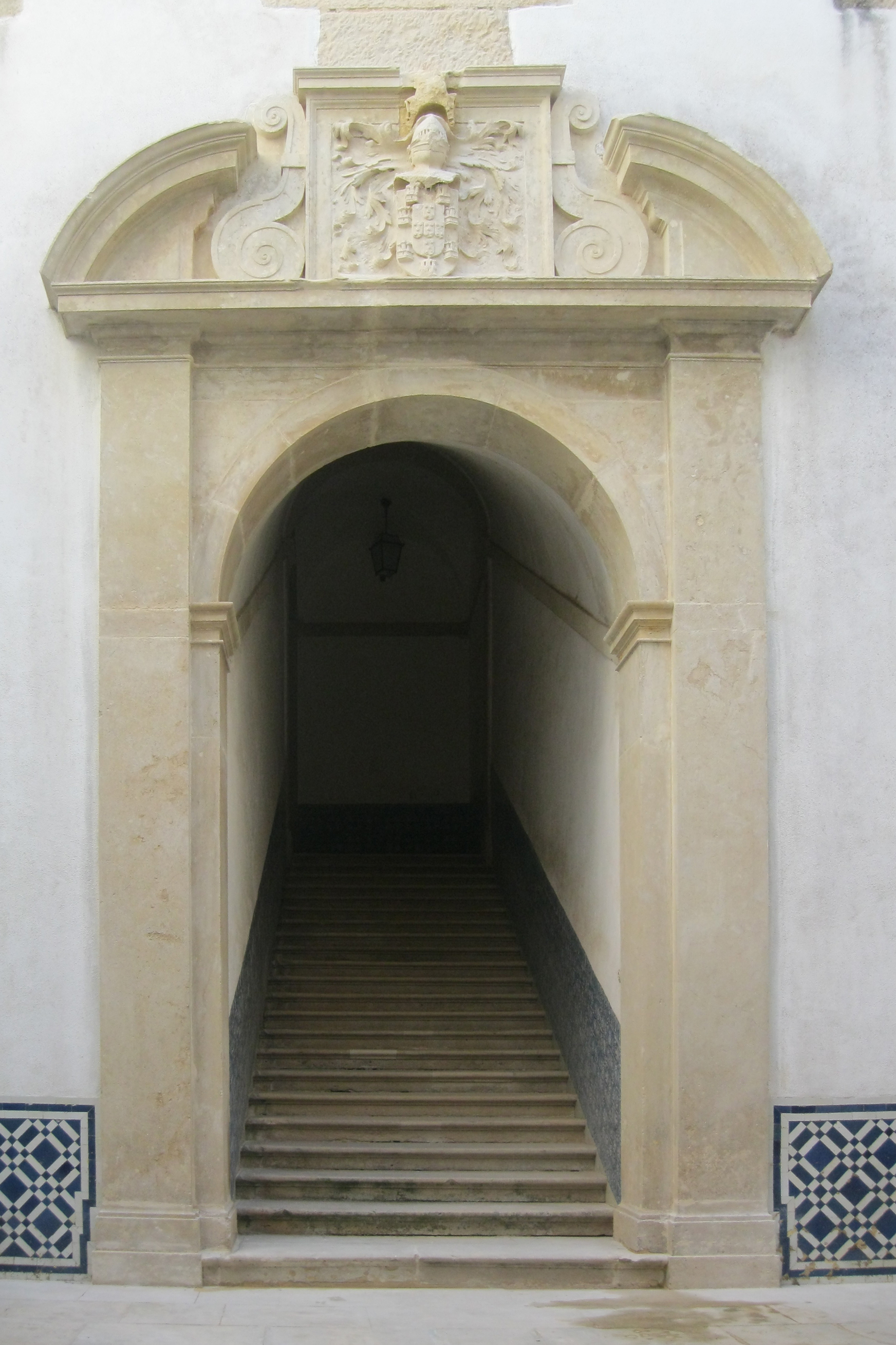  Patio and Philippine staircase 